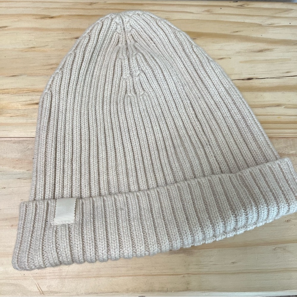 Lululemon Wool Be Cozy Toque Beanie Hat never worn!